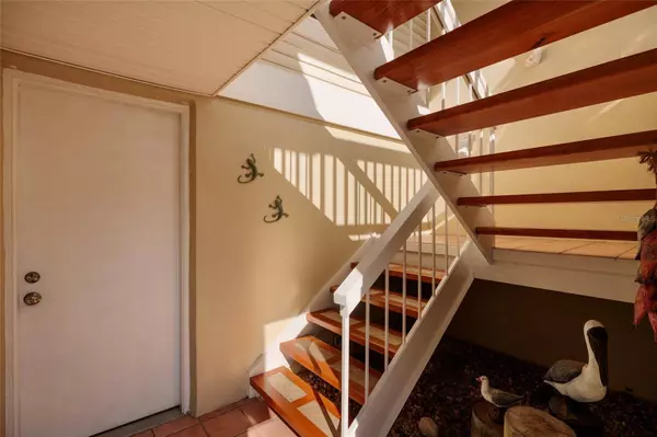 216 SUN VISTA CT S, Treasure Island, FL 33706