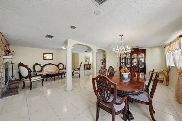 6807 DICKINSON CT, Tampa, FL 33634
