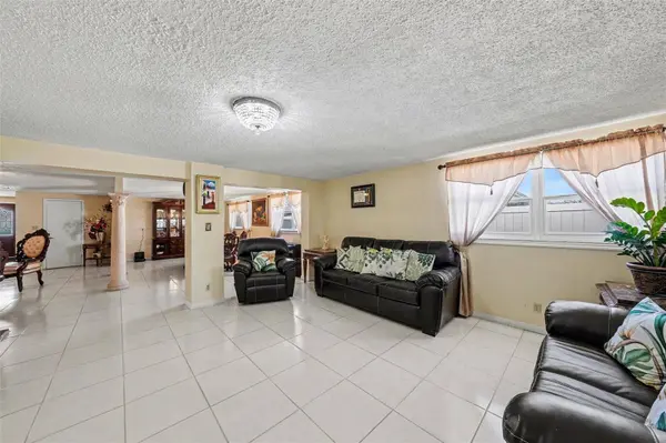 6807 DICKINSON CT, Tampa, FL 33634