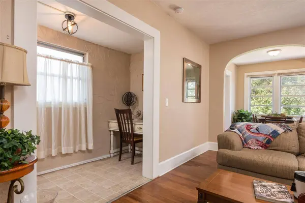 3655 N 1ST (UPPER UNIT) AVE, St Petersburg, FL 33713
