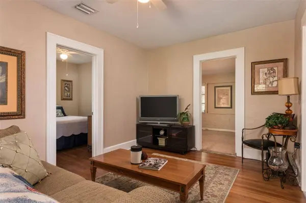 3655 N 1ST (UPPER UNIT) AVE, St Petersburg, FL 33713