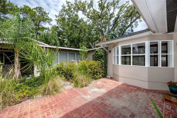 8161 22ND AVE N, St Petersburg, FL 33710