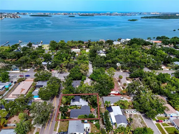 8161 22ND AVE N, St Petersburg, FL 33710