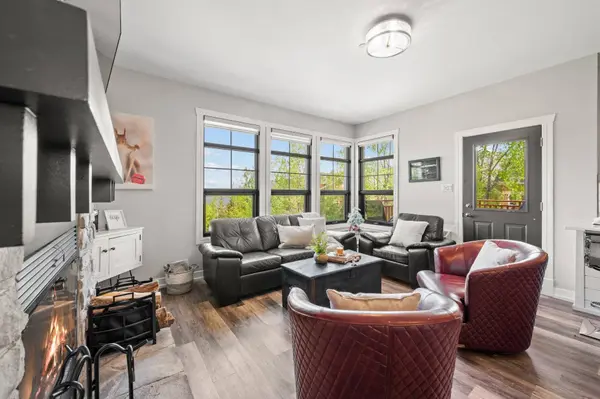 231 Ch. des Quatre-Sommets #1, Mont-tremblant, QC J8E1C6