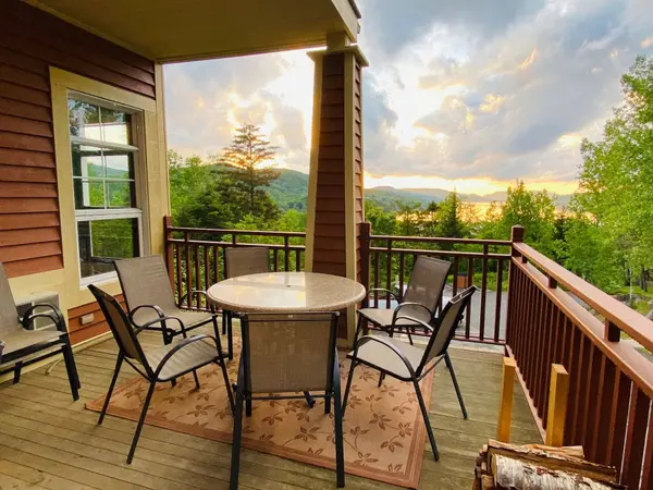 231 Ch. des Quatre-Sommets #1, Mont-tremblant, QC J8E1C6