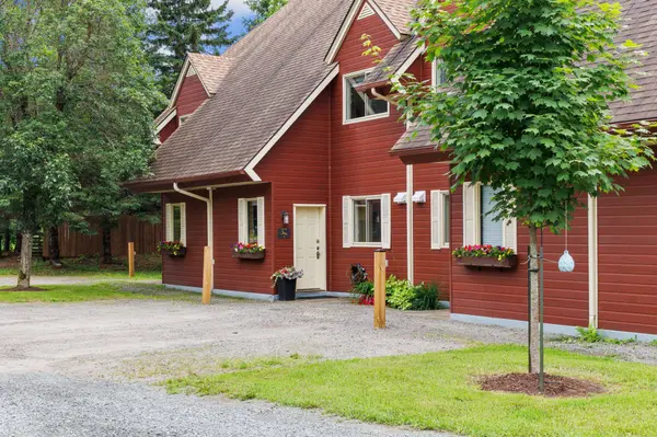 1245 Rue Labelle #2, Mont-tremblant, QC J8E2N5