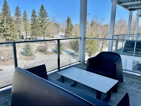 43 Ch. Fridolin-Simard #404, Estérel, QC J0T2E0