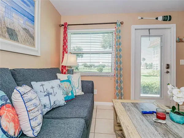 33 Pine Arbor LN #104, Vero Beach, FL 32962