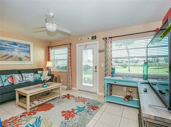 33 Pine Arbor LN #104, Vero Beach, FL 32962
