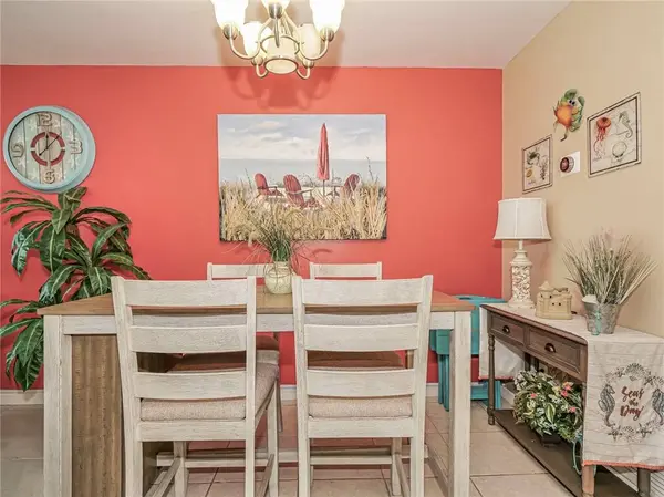 33 Pine Arbor LN #104, Vero Beach, FL 32962