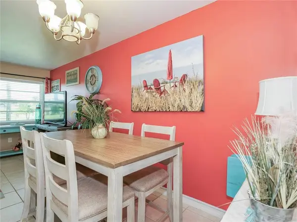 33 Pine Arbor LN #104, Vero Beach, FL 32962