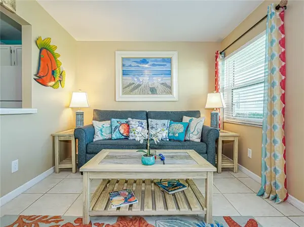 33 Pine Arbor LN #104, Vero Beach, FL 32962
