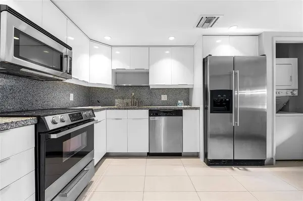 [StreetName,UnitNumber,StreetNumber,StreetDirPrefix], Pompano Beach, FL 33069