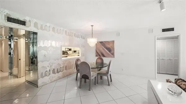 806 Cypress Grove Ln #107, Pompano Beach, FL 33069