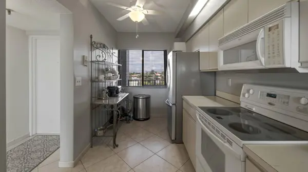 2300 NE 33rd AVE #506, Fort Lauderdale, FL 33305