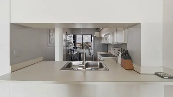 2300 NE 33rd AVE #506, Fort Lauderdale, FL 33305