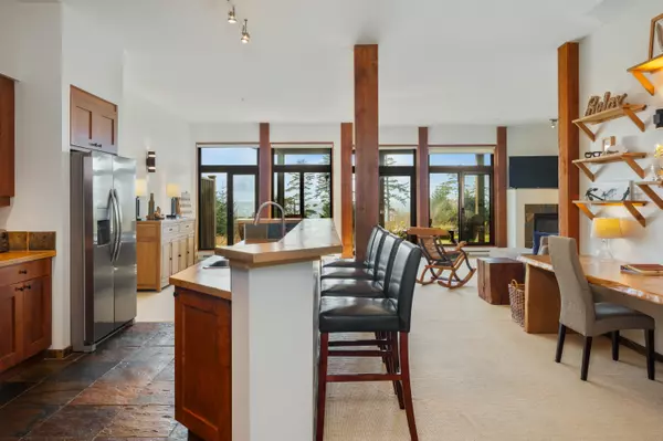 Ucluelet, BC V0R 3A0,515 Marine Drive #201