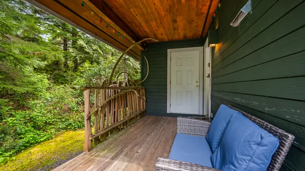 1278 Lynn Road, Tofino, BC V0R 3A0