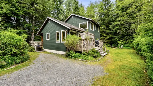 1278 Lynn Road, Tofino, BC V0R 3A0