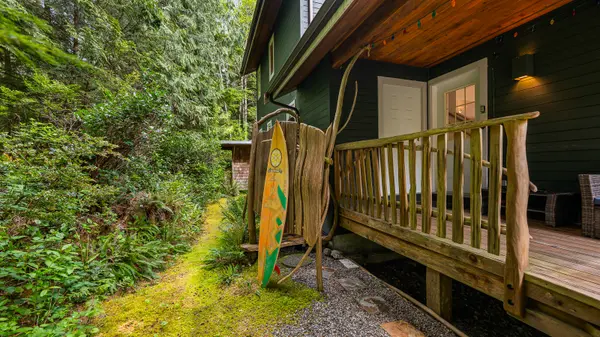 1278 Lynn Road, Tofino, BC V0R 3A0