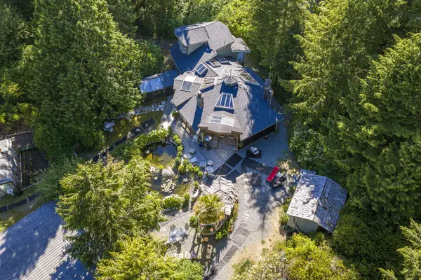 1364 Chesterman Beach Road, Tofino, BC V0R 2Z0