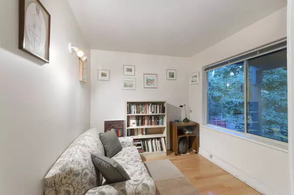 3316 W 3rd AVE, Vancouver, BC V6R 1L4