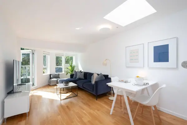 3440 W Broadway #420, Vancouver, BC V6R 4R2