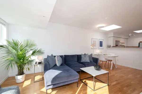 3440 W Broadway #420, Vancouver, BC V6R 4R2