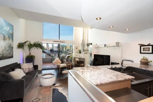 1167 W 8th AVE, Vancouver, BC V6H 1C5