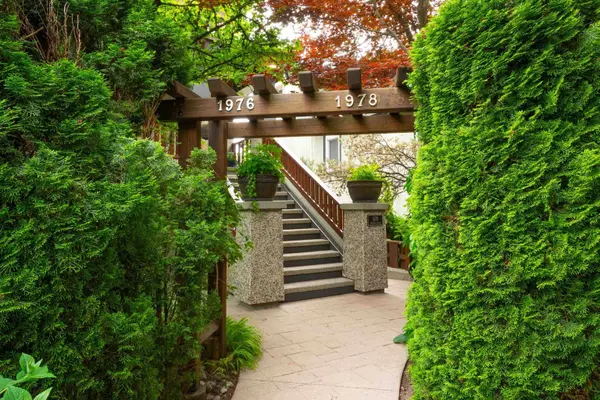1978 W 12th AVE, Vancouver, BC V6J 2E9