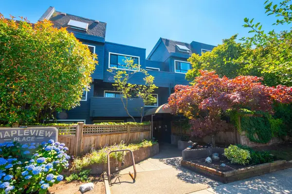 1990 W 6th AVE #207, Vancouver, BC V6J 4V4
