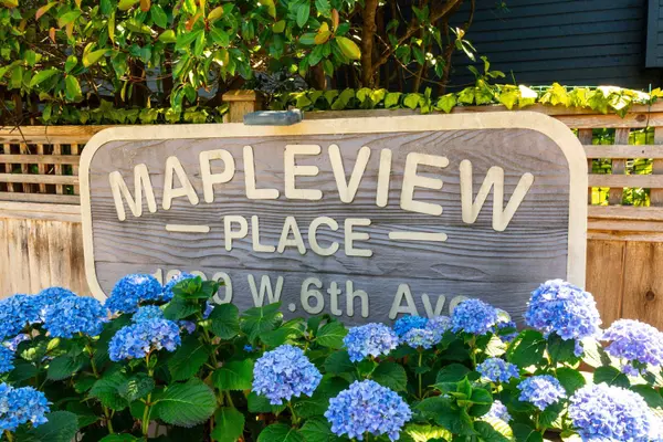 1990 W 6th AVE #207, Vancouver, BC V6J 4V4