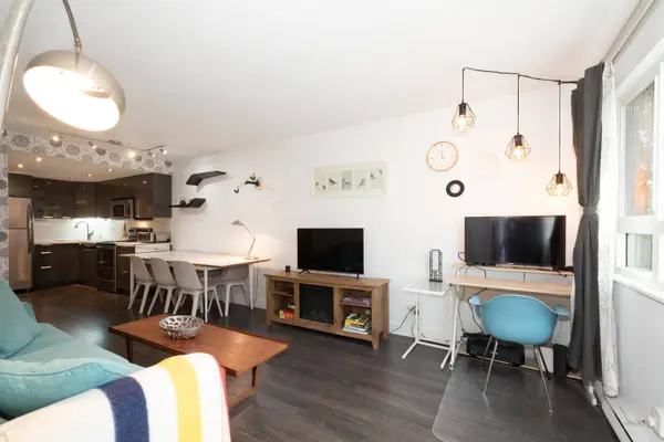 1990 W 6th AVE #207, Vancouver, BC V6J 4V4