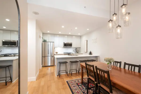 290 E 11th AVE, Vancouver, BC V5T 2C3