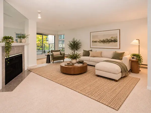 2250 W 3rd AVE #210, Vancouver, BC V6K 1L4
