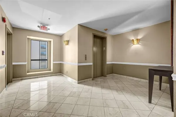 35 Linden Ave Unit 304, Long Beach, CA 90802