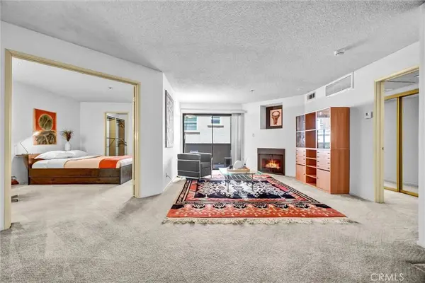 35 Linden Ave Unit 304, Long Beach, CA 90802