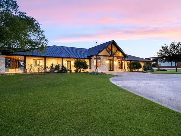 1584 County Road 226 RD, Giddings, TX 78942