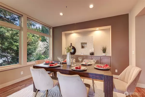 600 Bellevue Way SE #301, Bellevue, WA 98004