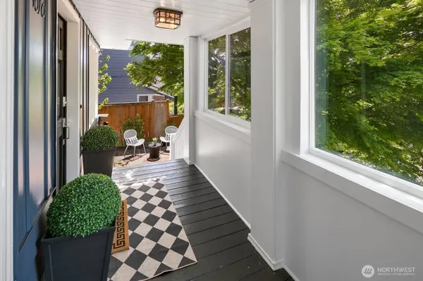 8010 Burke AVE N, Seattle, WA 98103