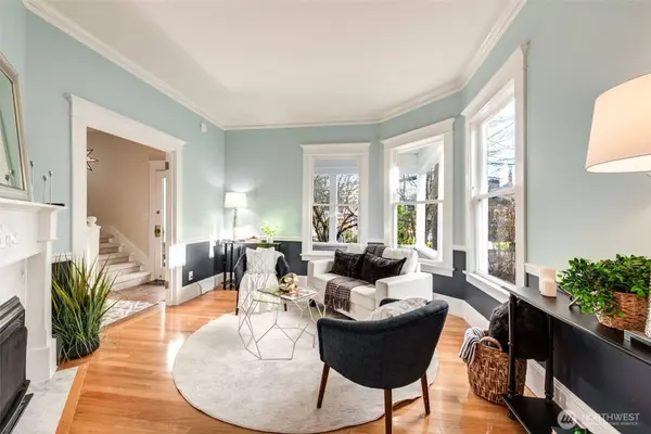 1523 35th AVE, Seattle, WA 98122