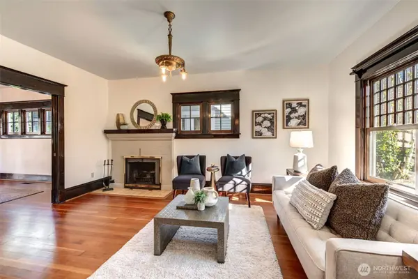 1625 3rd AVE W, Seattle, WA 98119