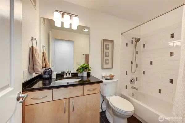 840 NE 125th ST #206, Seattle, WA 98125