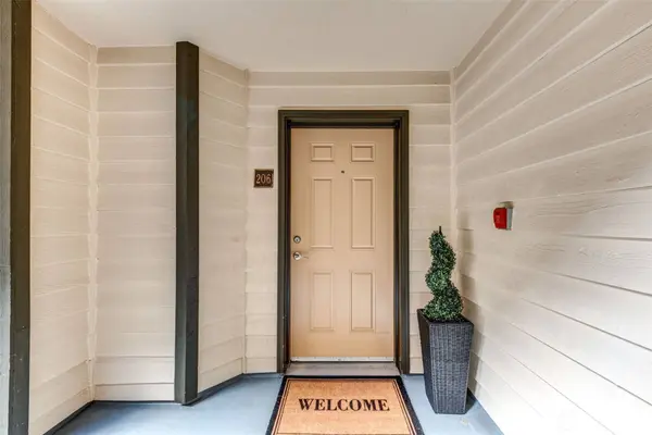 840 NE 125th ST #206, Seattle, WA 98125
