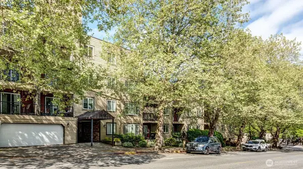 840 NE 125th ST #206