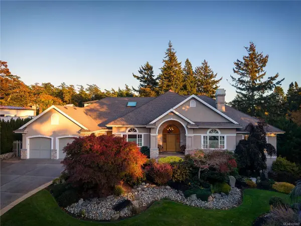 3721 Arbutus Ridge, Saanich, BC V8N 6B3