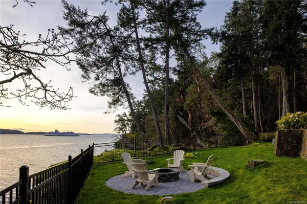 250 Holmes Rd, Salt Spring, BC V8K 1T6