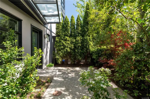 1234 Johnson St #2, Victoria, BC V8V 3P1