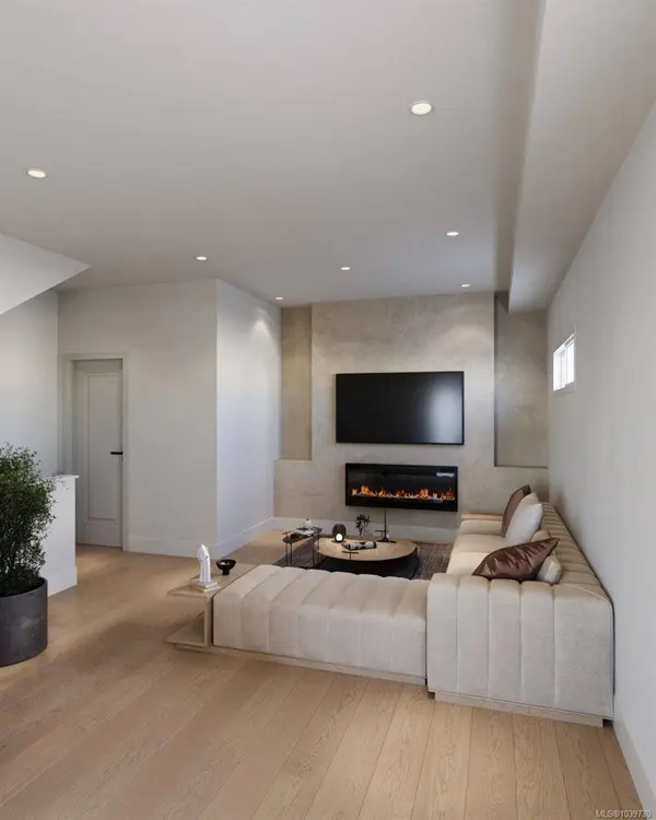 913 Dale St ##4, Saanich, BC V8X 2V9