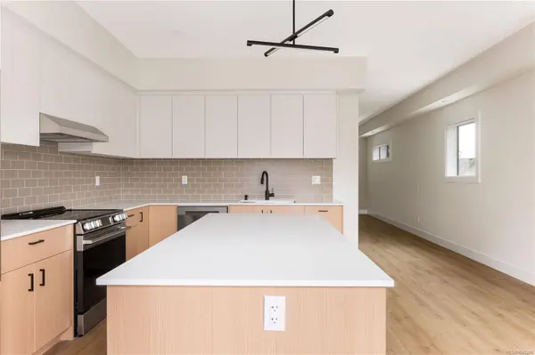913 Dale St ##1, Saanich, BC V8X 2V9